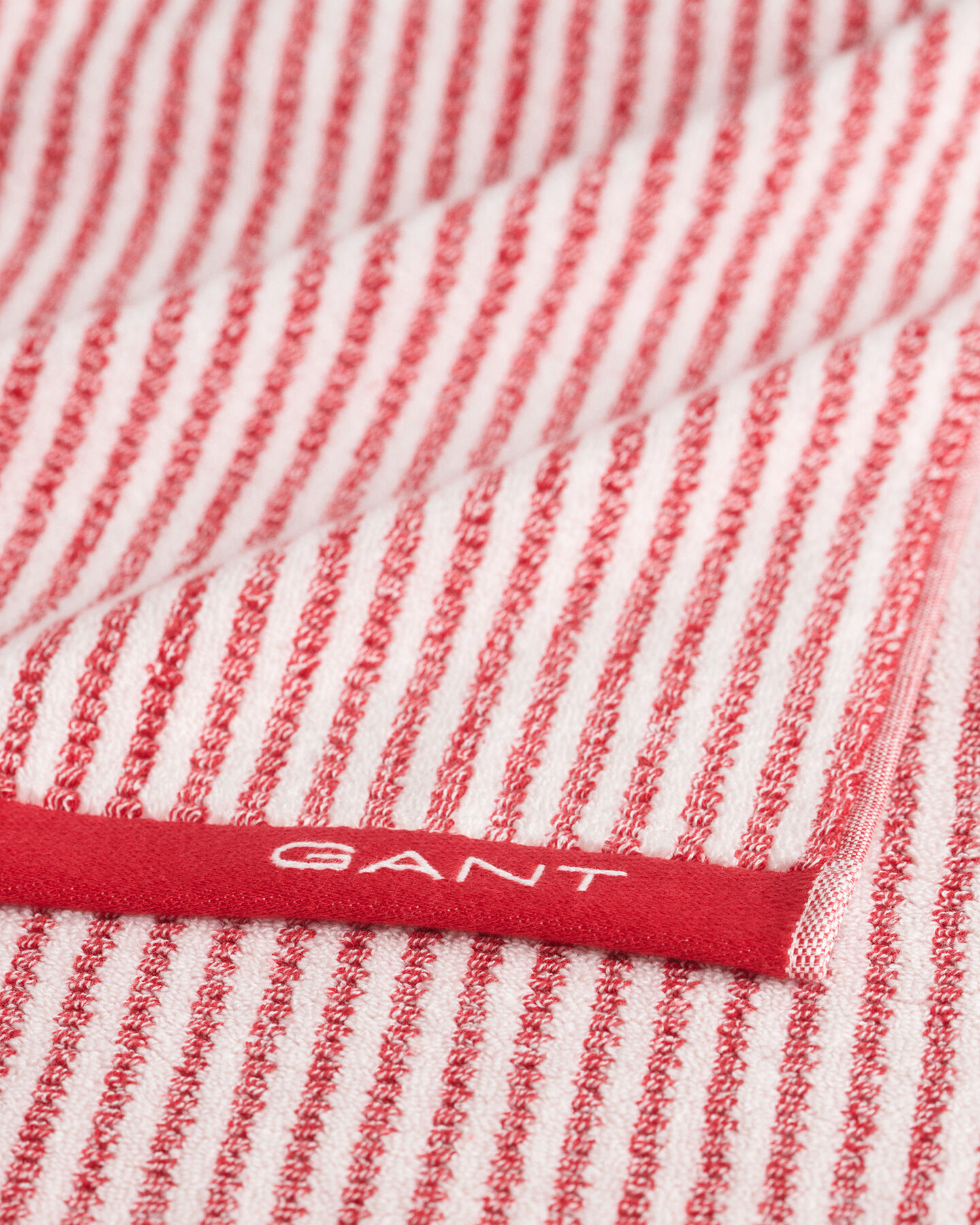 Raidallinen pyyhe (70 cm x 140 cm)