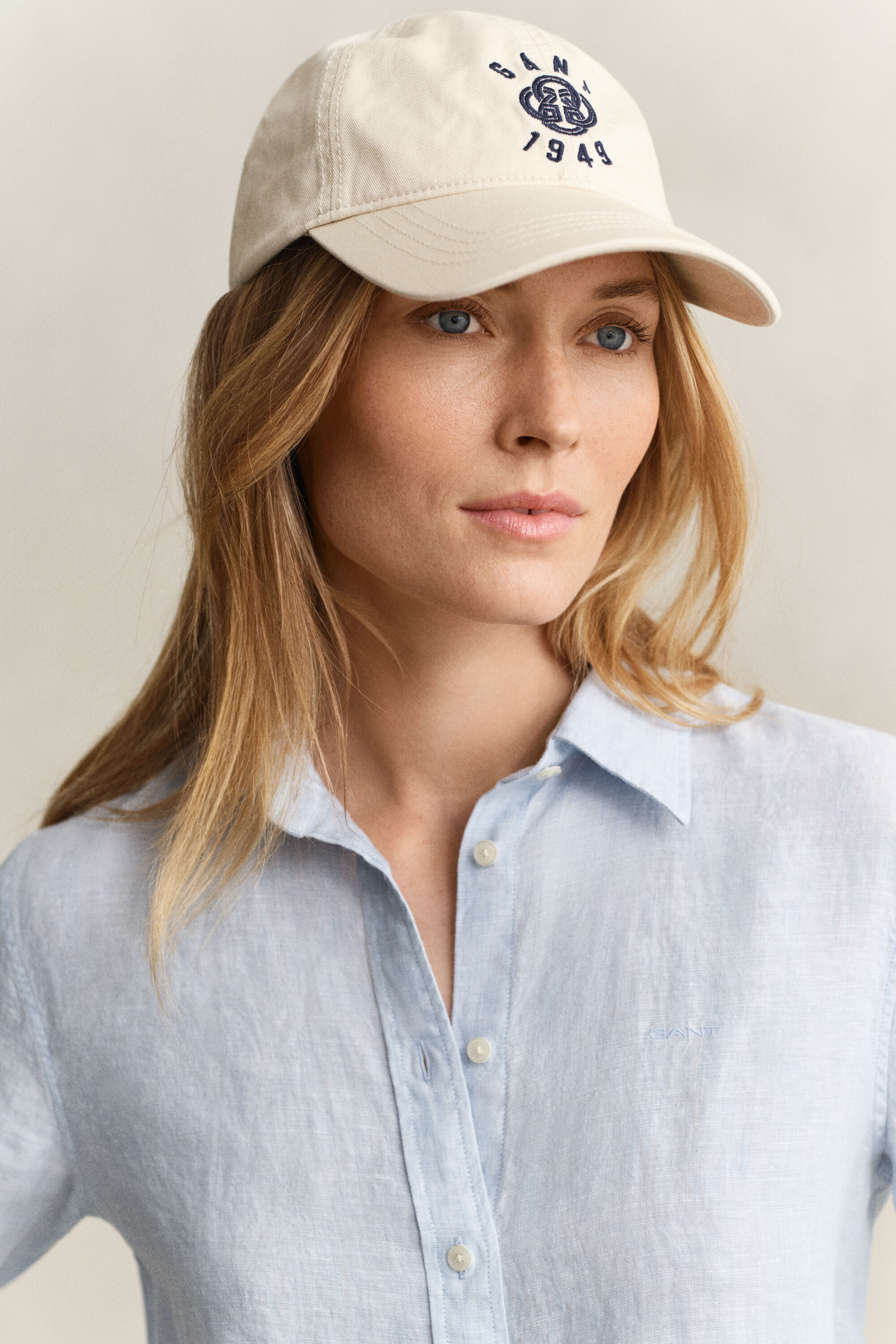 Regular fit ‑mitoitettu pellavapaita