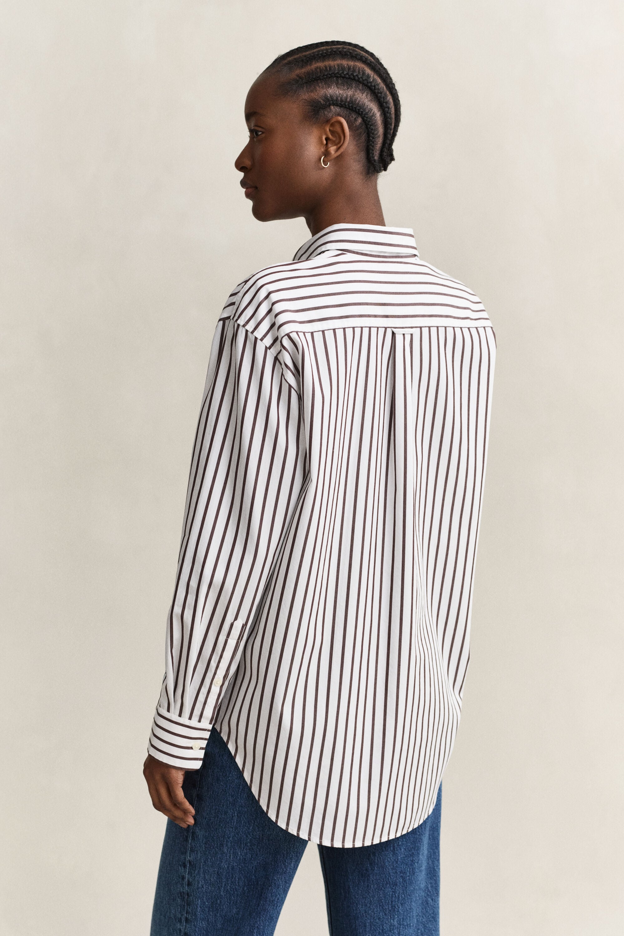 Relaxed fit ‑mitoitettu klassinen popliiniraitapaita