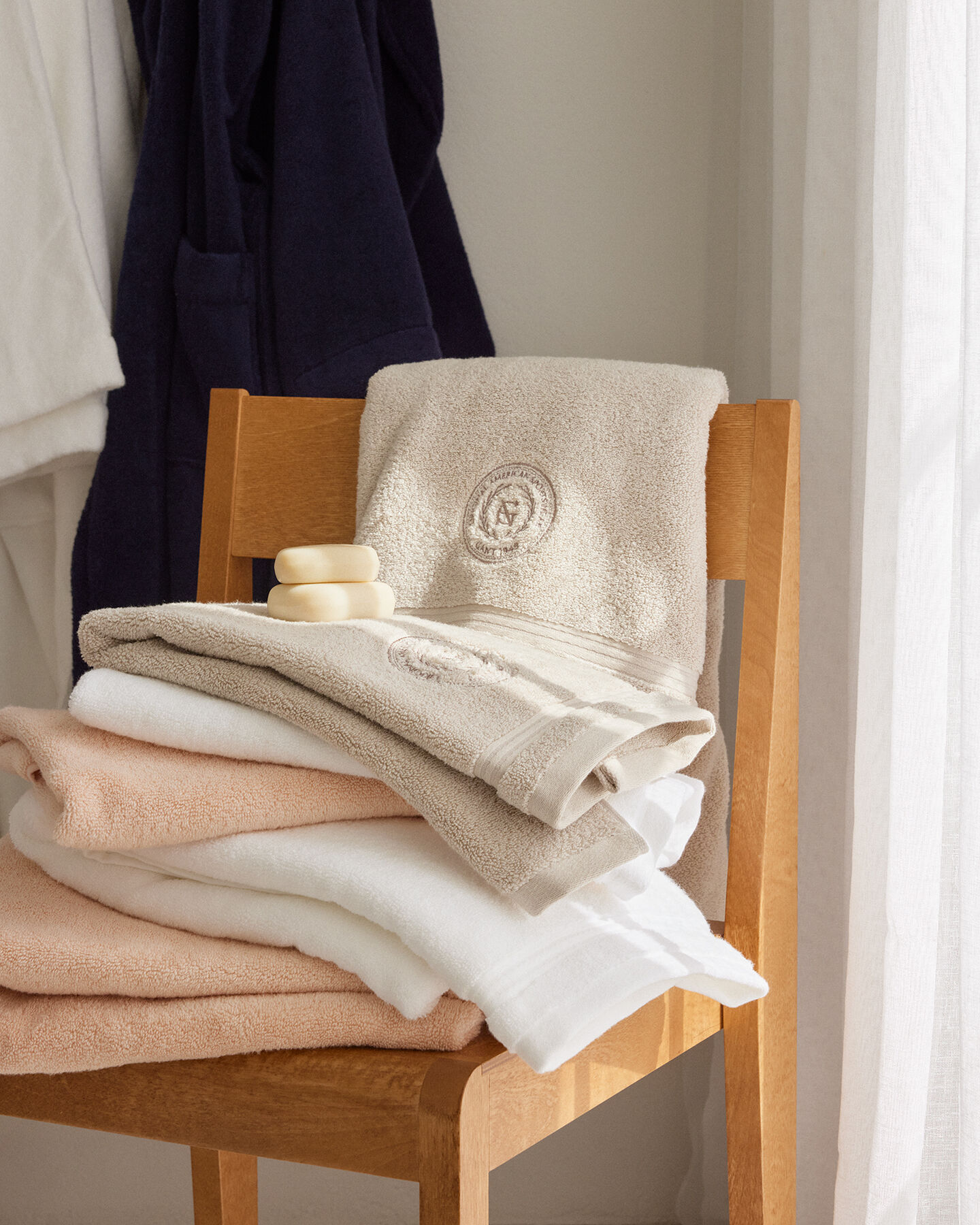 Crest‑pyyhe (50 cm x 70 cm)