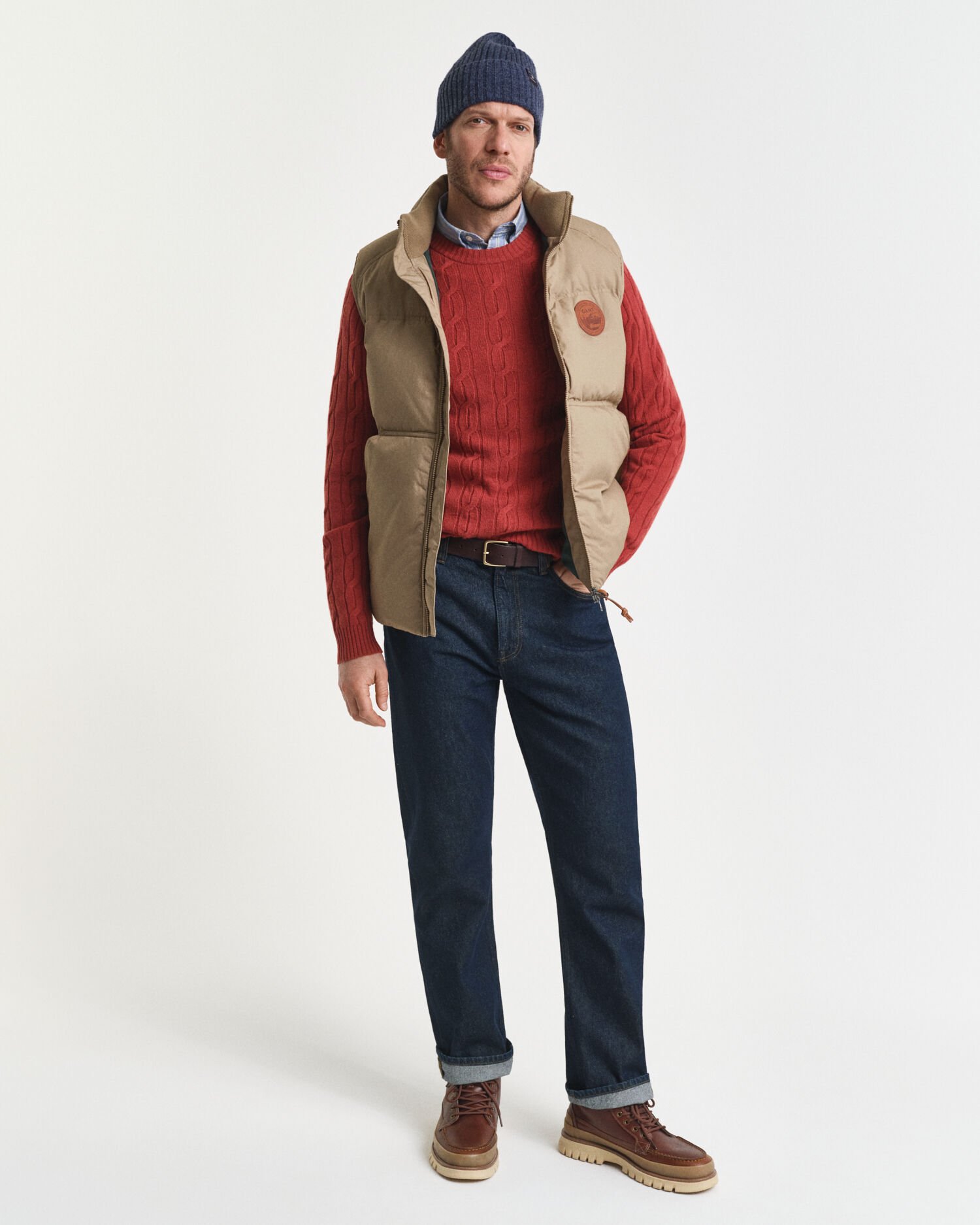 Lampaanvillainen palmikkoneule, pyöreä pääntie