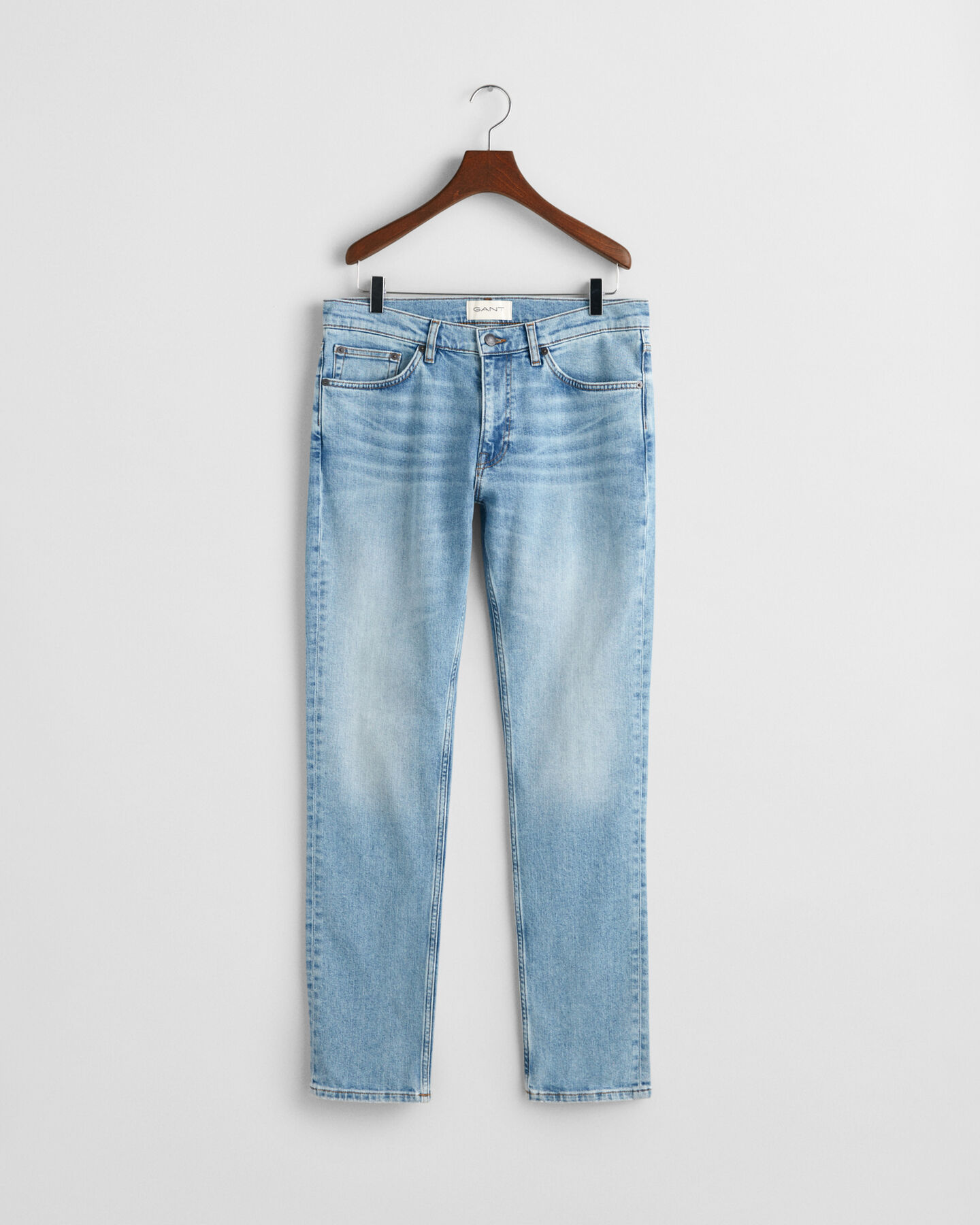 Slim fit ‑mitoitetut farkut