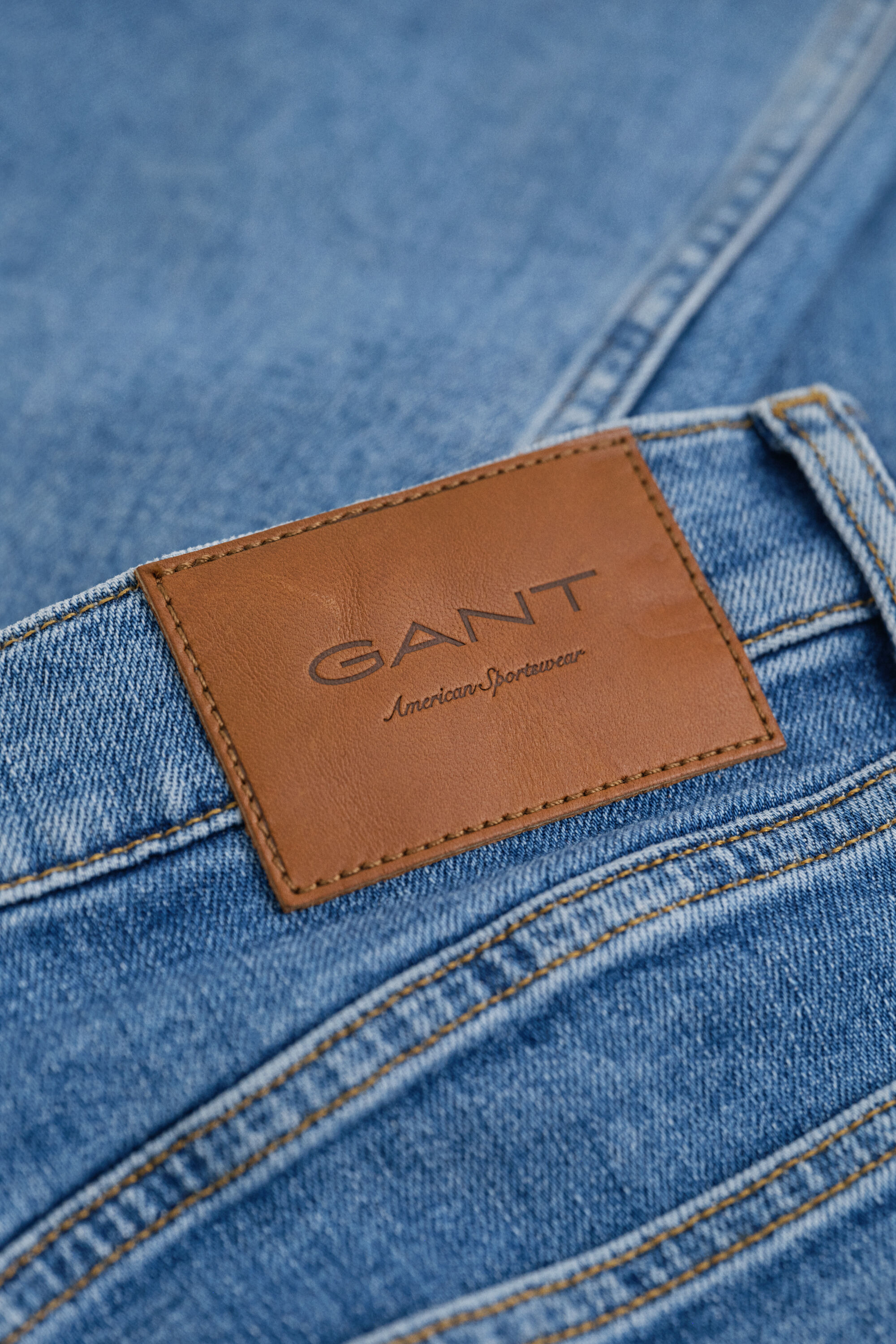 Slim fit ‑mitoitetut Clean Wash ‑farkut