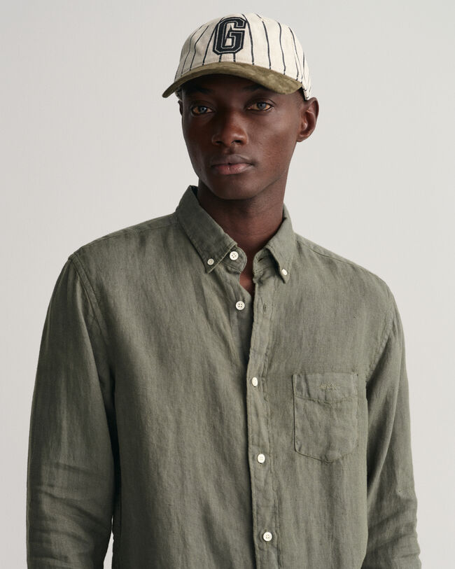 Regular&nbsp;fit ‑mitoitettu valmiina v&auml;rj&auml;tty pellavapaita