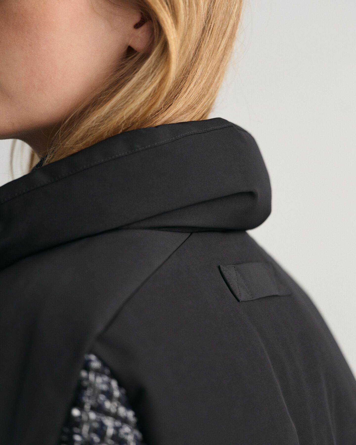 Tweedkankainen untuvatakki