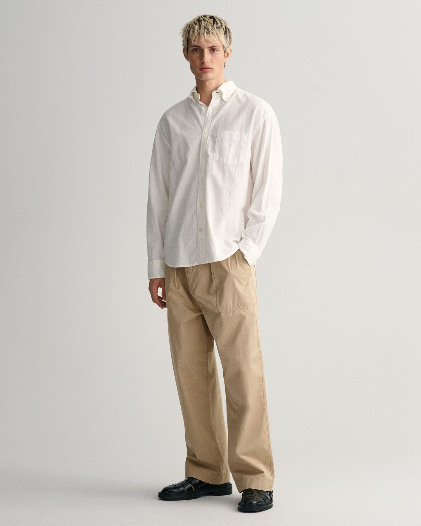 Relaxed fit ‑mitoitettu Textured Weave -paita