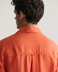 Relaxed&nbsp;fit ‑mitoitettu lyhythihainen Washed Silk -paita