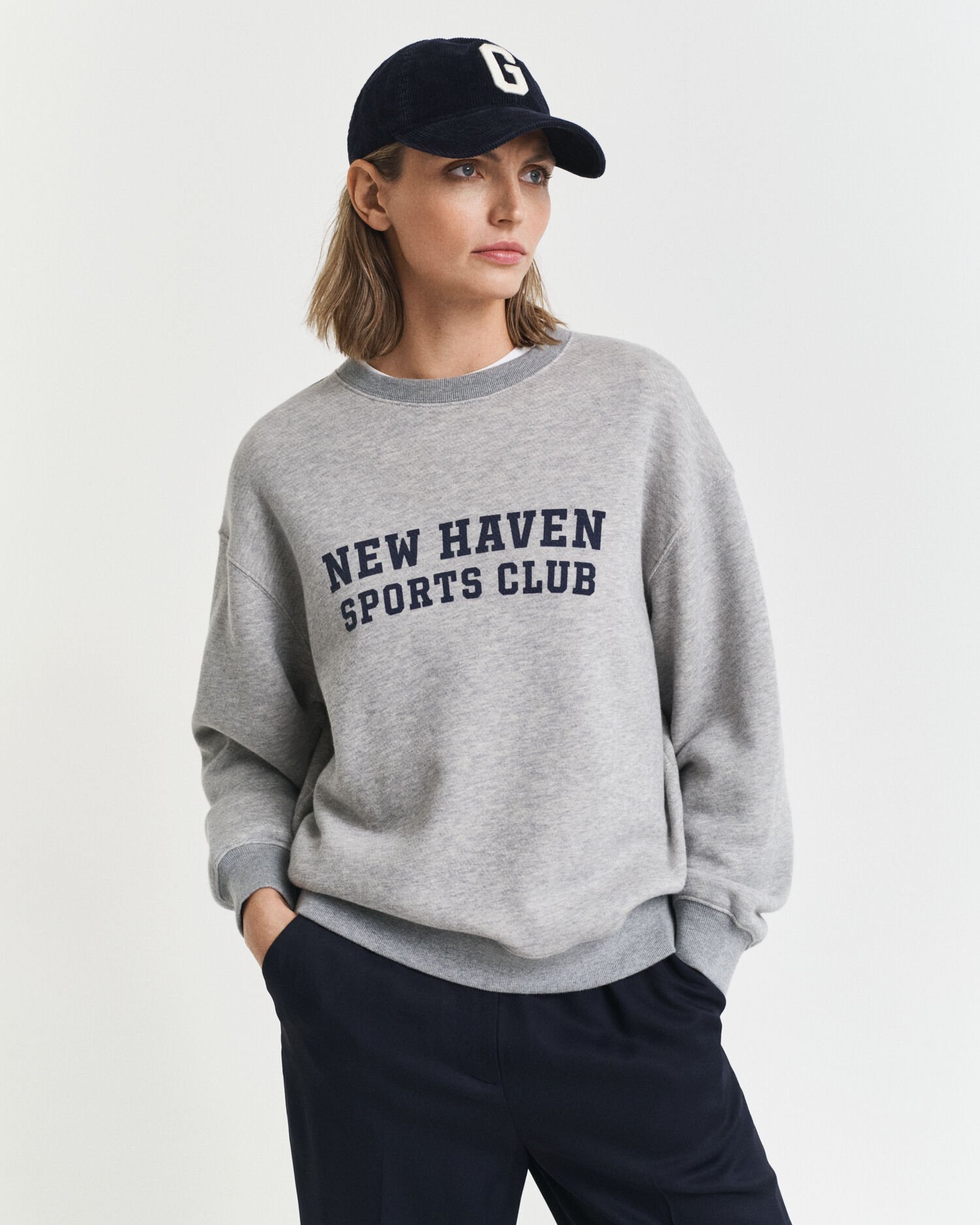 Graphic-collegepaita, pyöreä pääntie