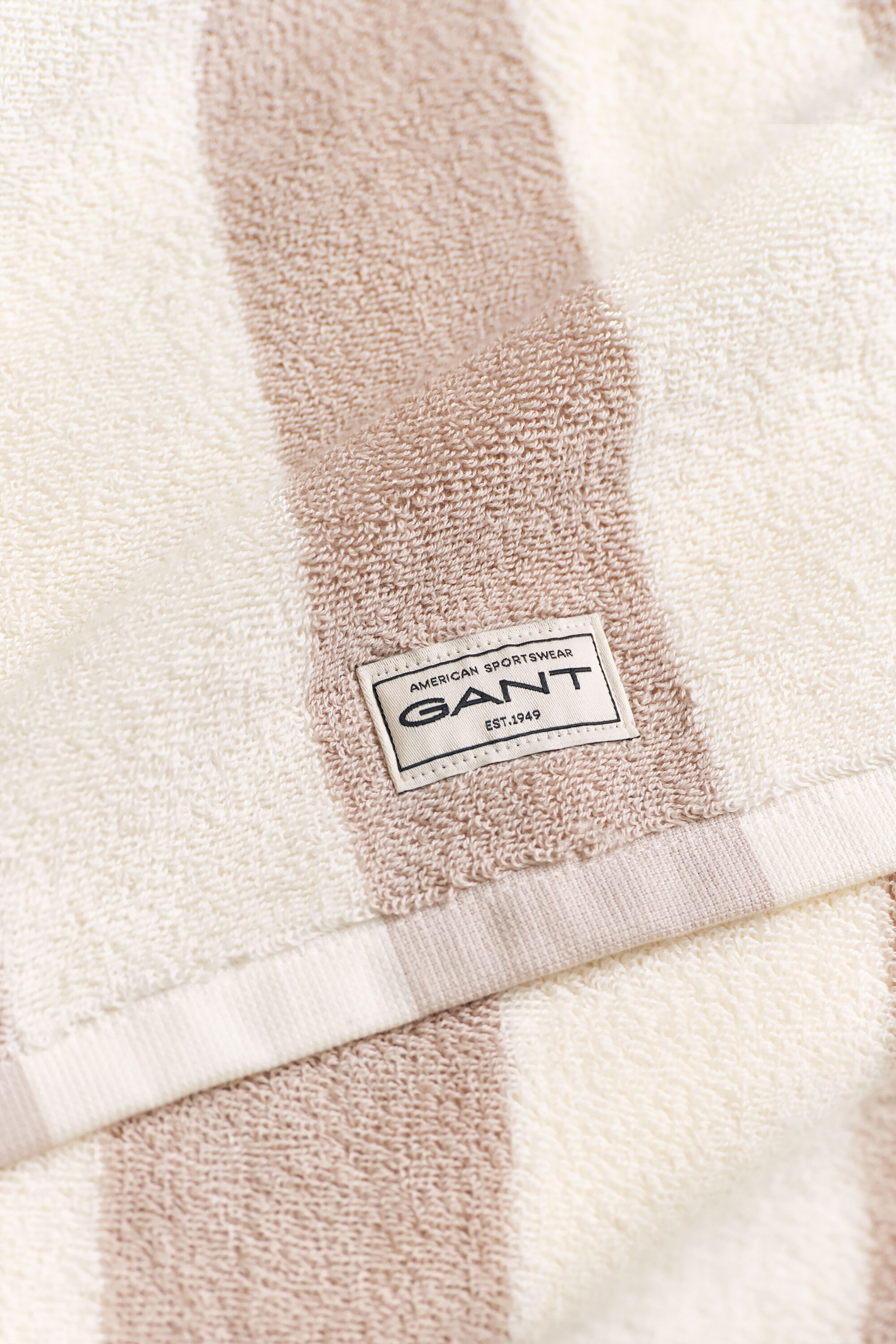 Raidallinen pyyhe (70 cm x 140 cm)