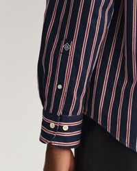 Relaxed fit ‑mitoitettu paita dobby-kudotuilla raidoilla