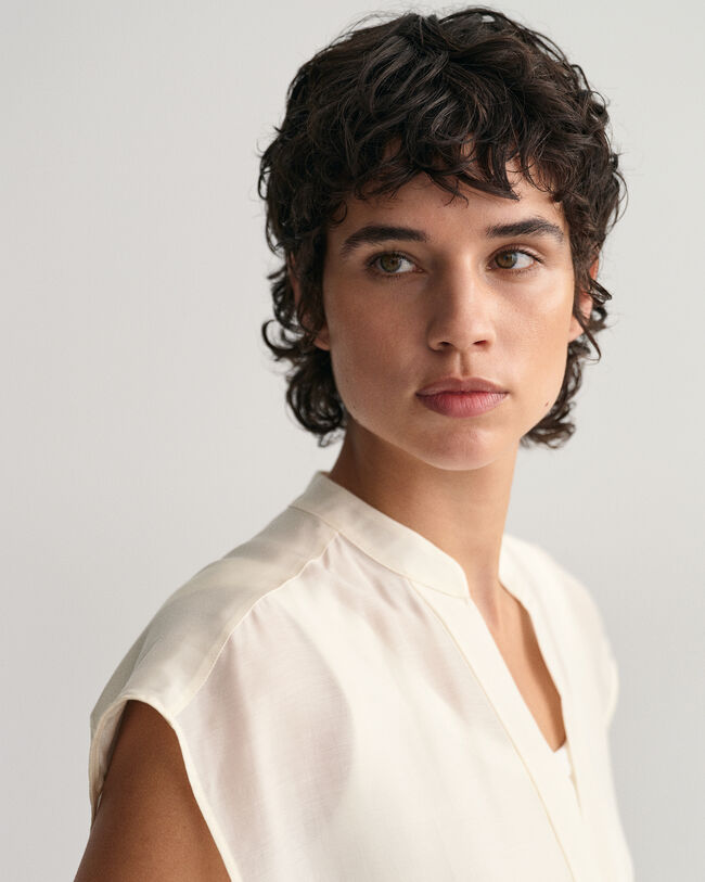 Hihaton pystykauluspusero