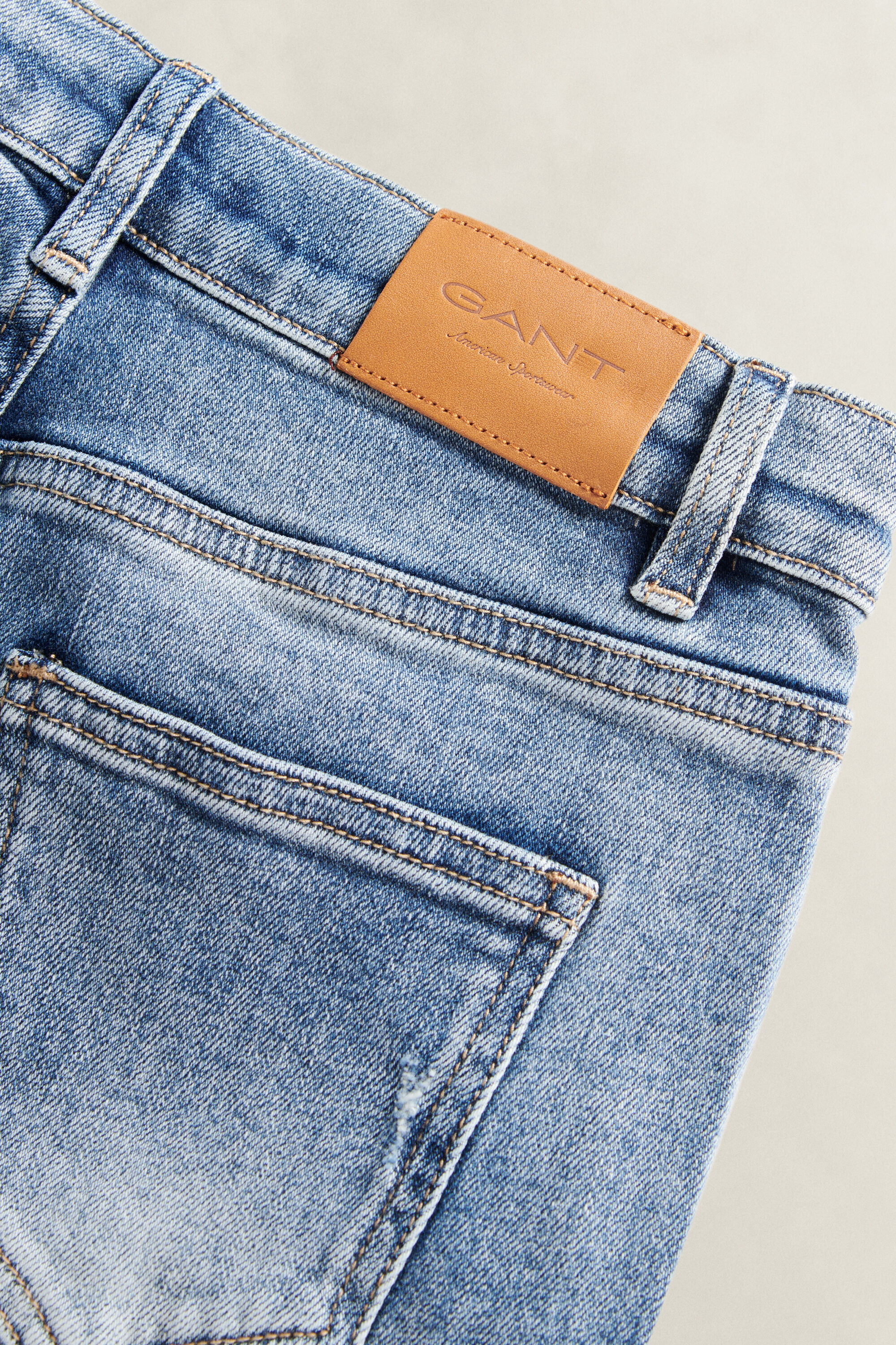 Teen Boys ‑malliston relaxed fit ‑mitoitetut farkut