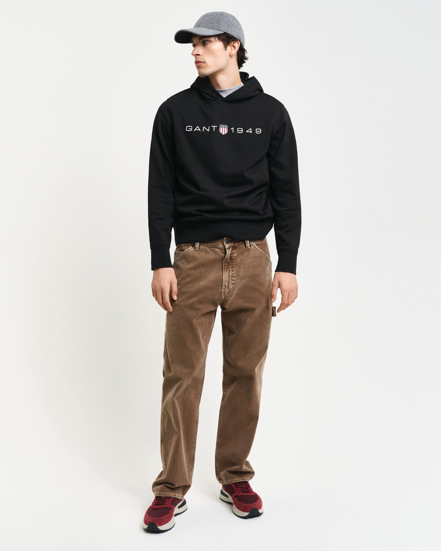 Painatuksella varustettu huppari