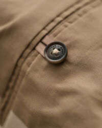 Regular&nbsp;fit ‑mitoitettu puuvillableiseri