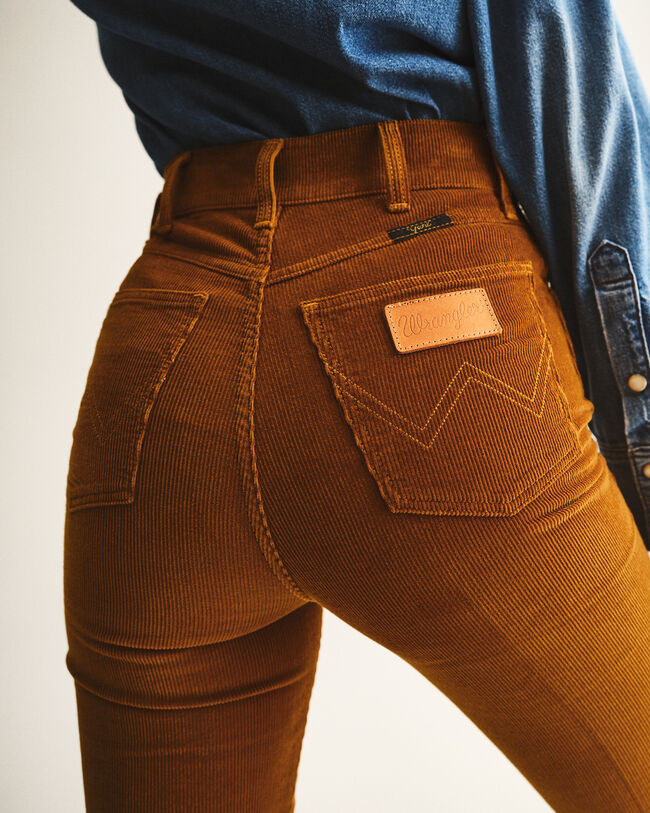 Wrangler x GANT ‑malliston Bootcut-vakosamettifarkut