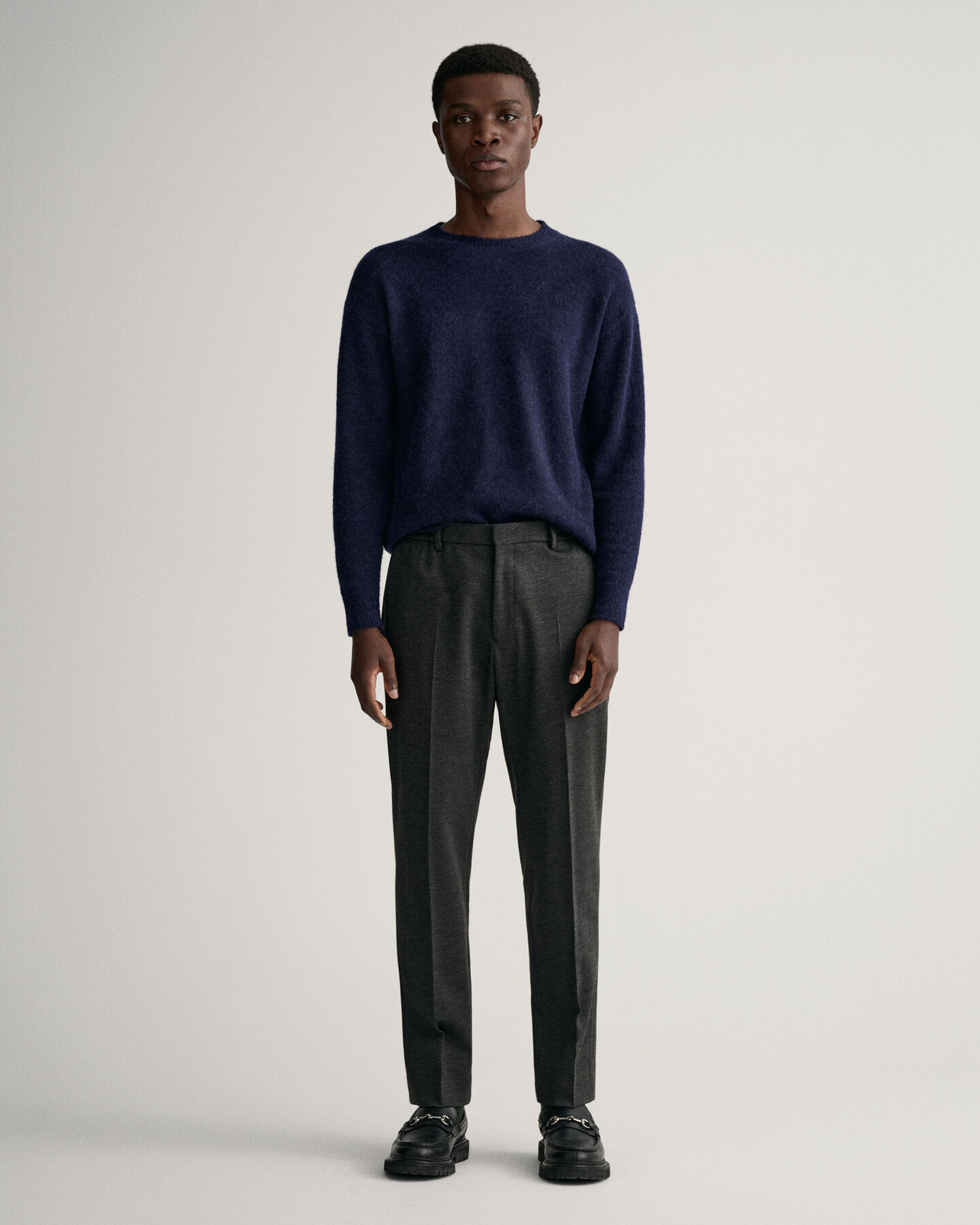 Jerseykankaiset puvunhousut