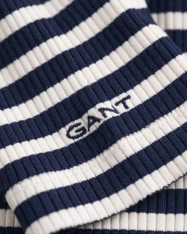 Pitkähihainen raidallinen joustinneulepoolo