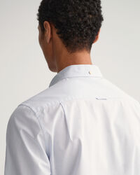 Slim fit ‑mitoitettu paita broadcloth-kankaasta