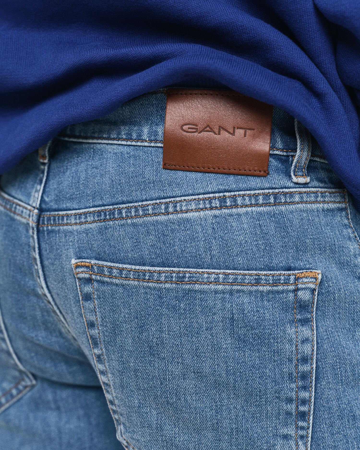 Slim fit ‑mitoitetut farkut