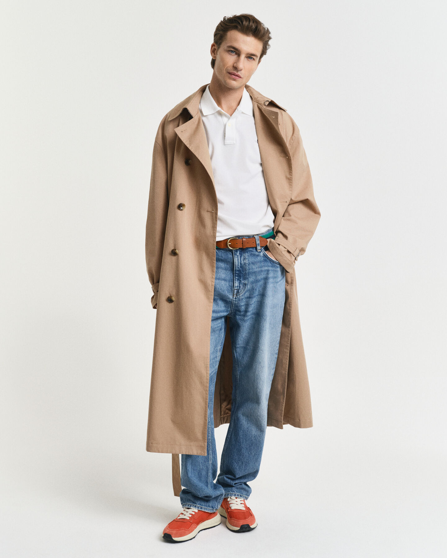 Slim fit ‑mitoitettu Shield-pikeepaita