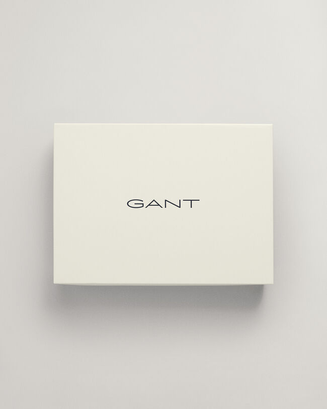 G Badge ‑pipo ja ‑käsineet lahjapakkauksessa