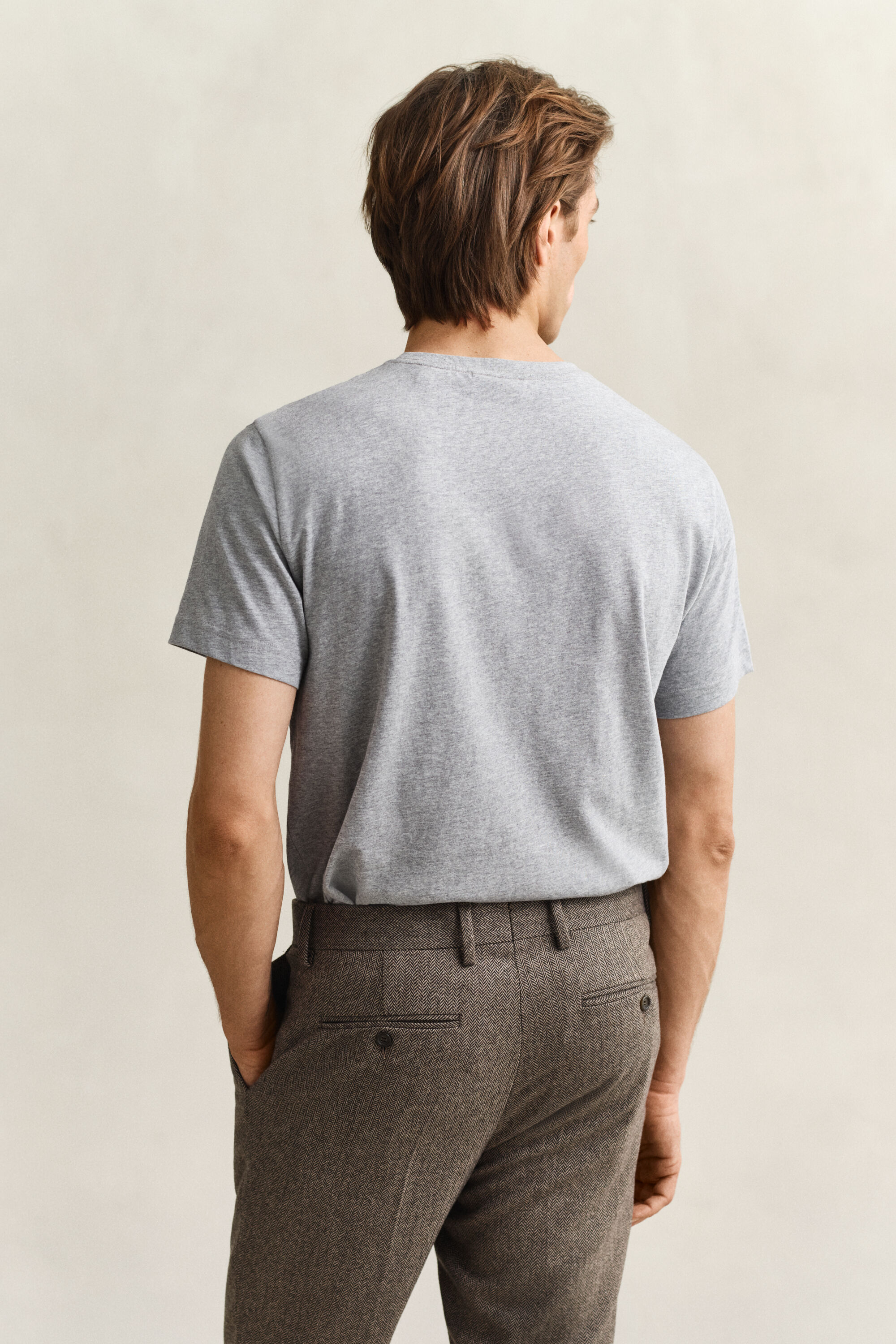 Regular fit ‑mitoitettu Shield-t‑paita