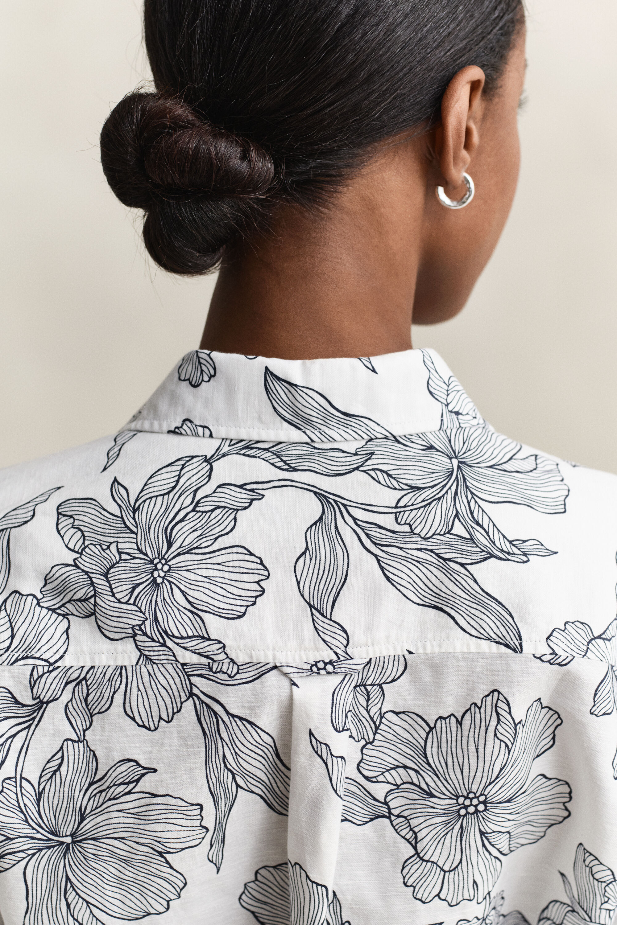 Kukallinen pellavapaitamekko