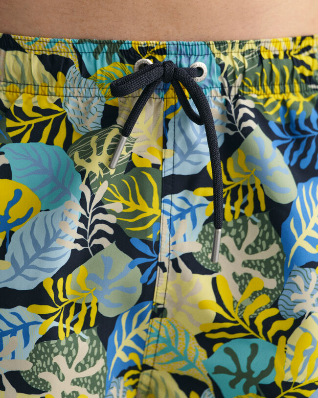 Classic&nbsp;fit ‑mitoitetut uimashortsit trooppisella printtikuosilla