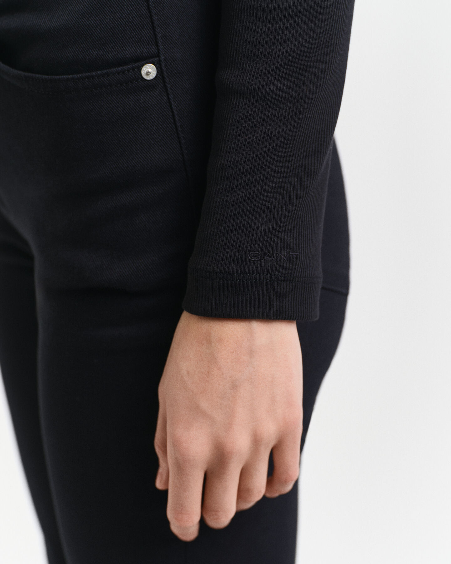 Pitk&auml;hihainen joustinneulepoolo