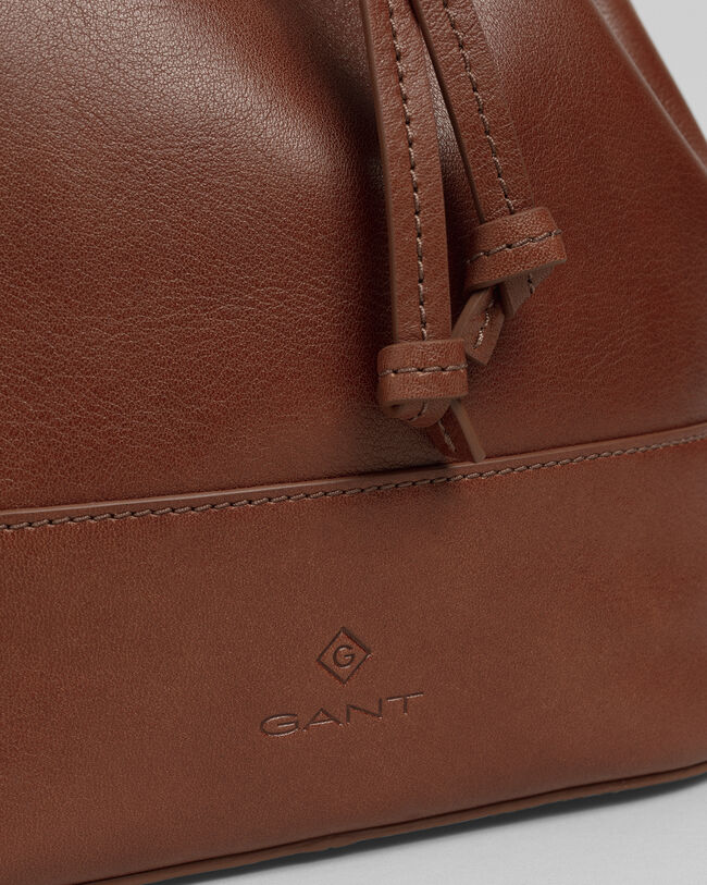 Nahkainen bucket-laukku