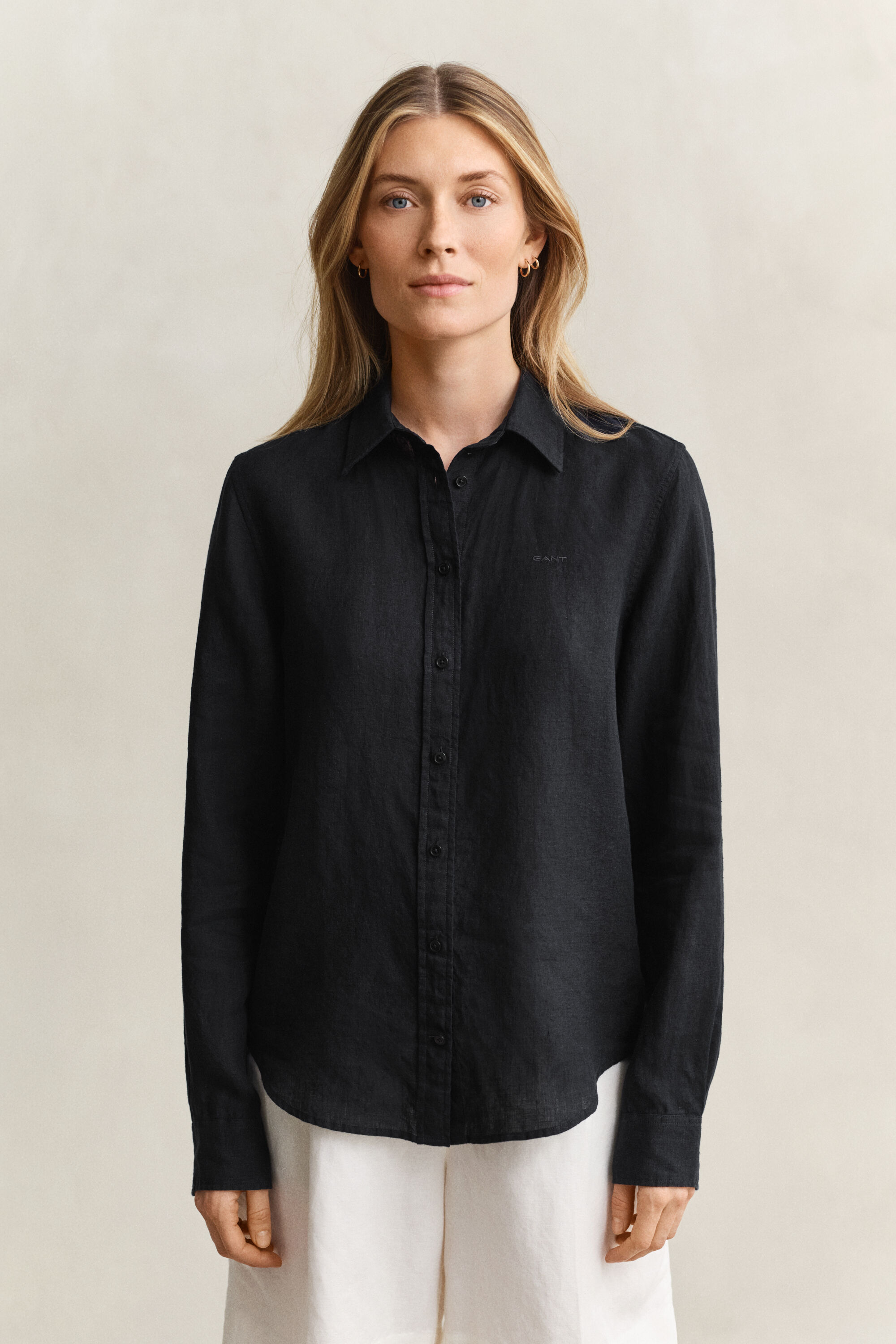Regular fit ‑mitoitettu pellavapaita