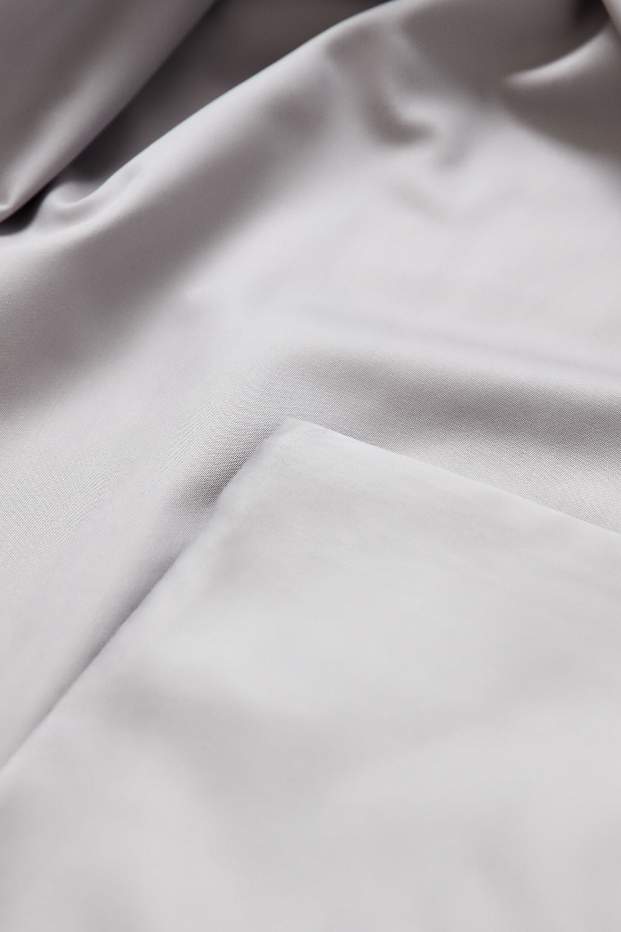 Sateen-pussilakana parivuoteeseen