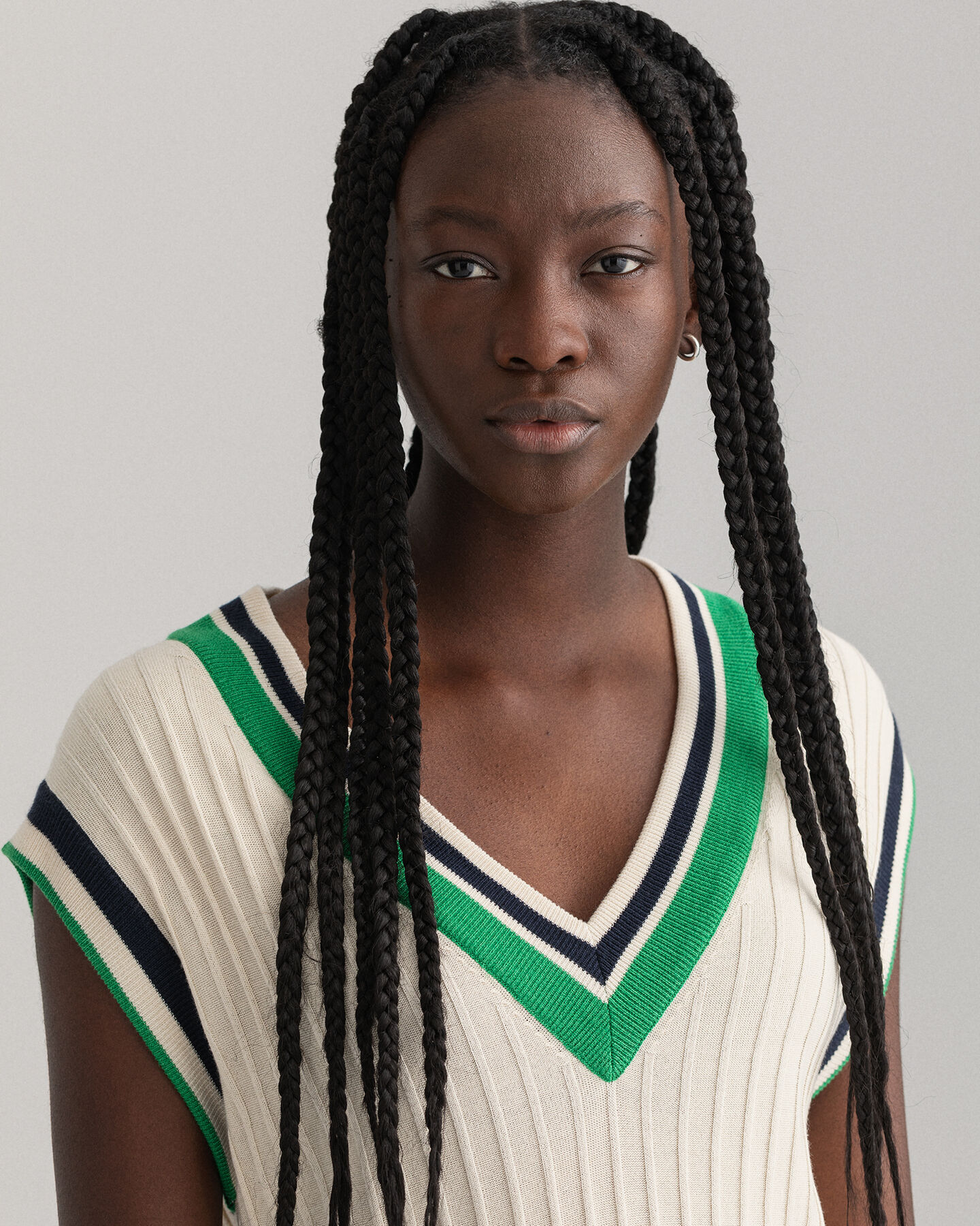 Raidallinen ribbineuleliivi