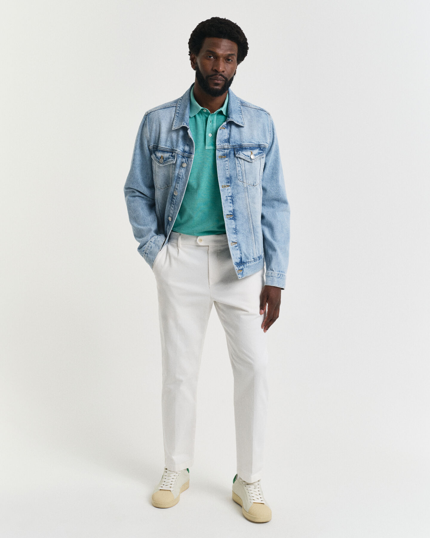 Slim fit ‑mitoitetut puuvillatvillihousut kapenevilla lahkeilla