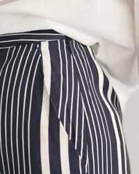 Regular fit ‑mitoitetut leveälahkeiset raitahousut