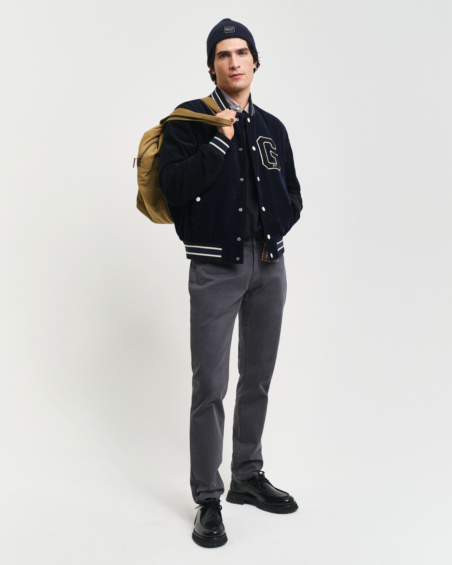 Slim fit ‑mitoitetut Desert-farkut