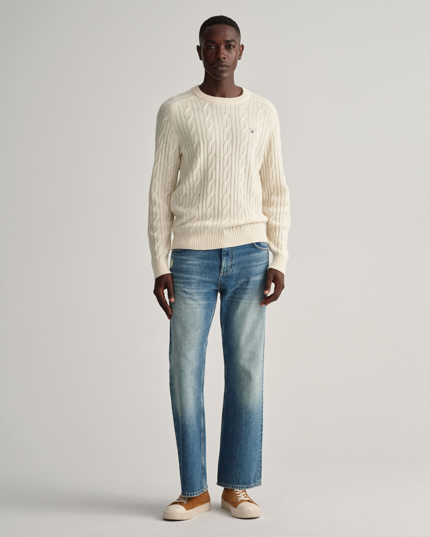 Lampaanvillainen palmikkoneulepusero, py&ouml;re&auml; p&auml;&auml;ntie