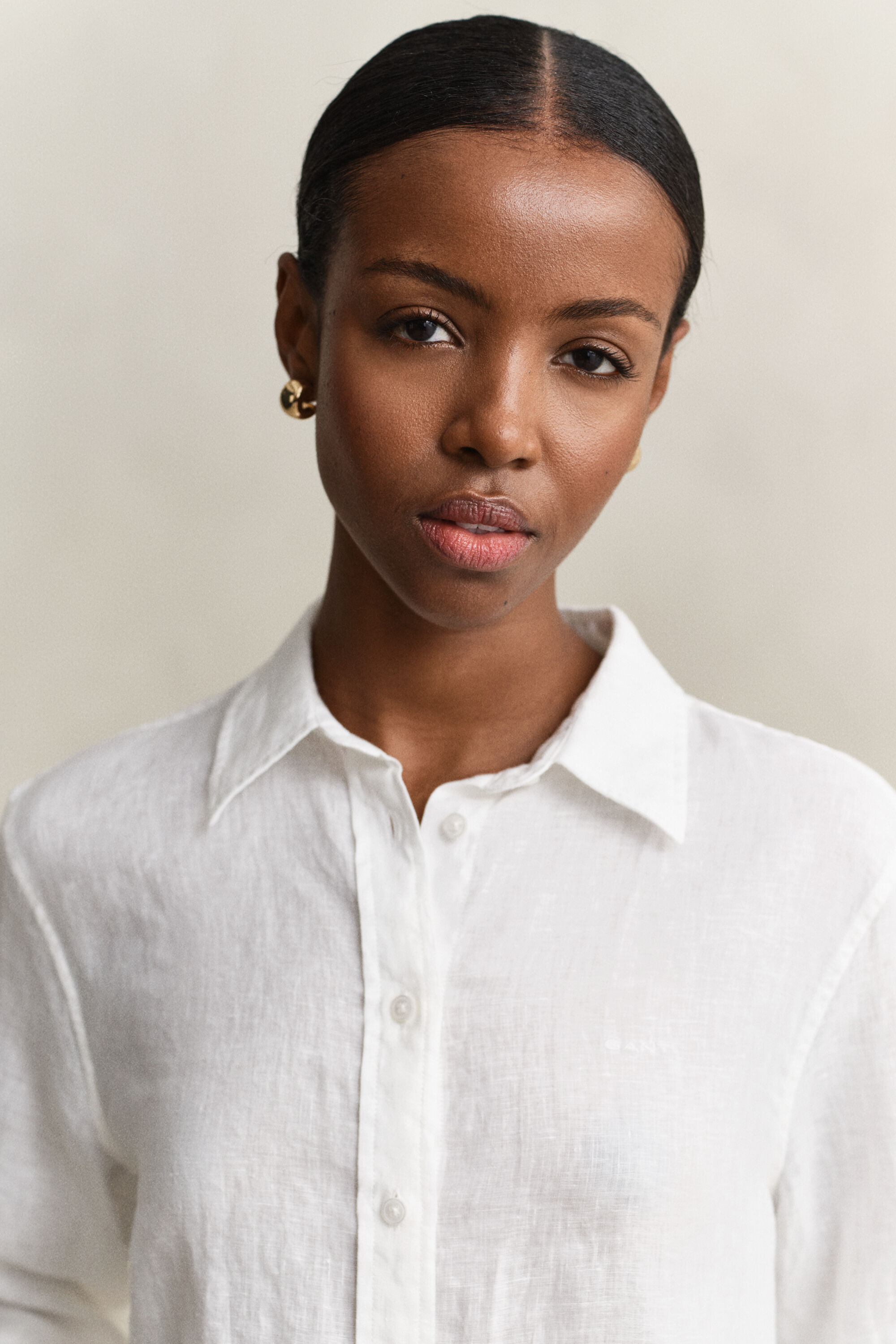 Regular fit ‑mitoitettu pellavapaita