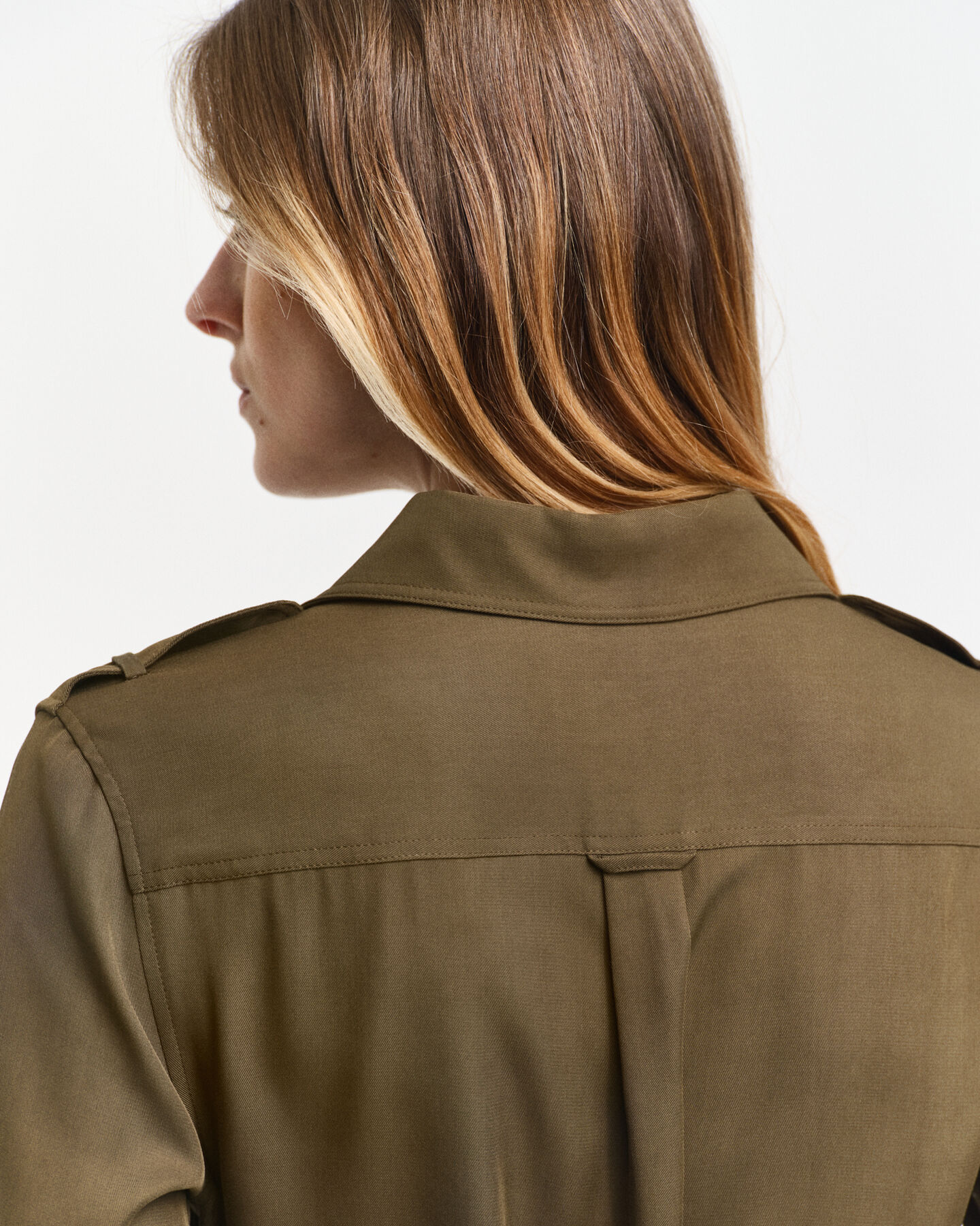 Taskullinen paitamekko