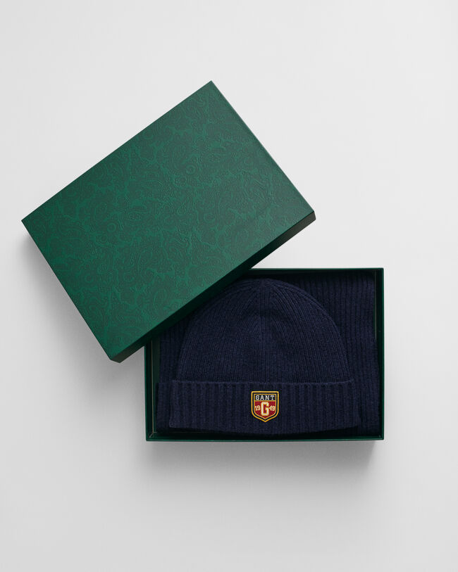 Badge-villapipo ja ‑kaulaliina lahjapakkauksessa