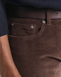 Regular fit ‑mitoitetut vakosamettifarkut