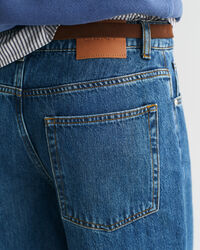 Relaxed fit ‑mitoitetut joustofarkut