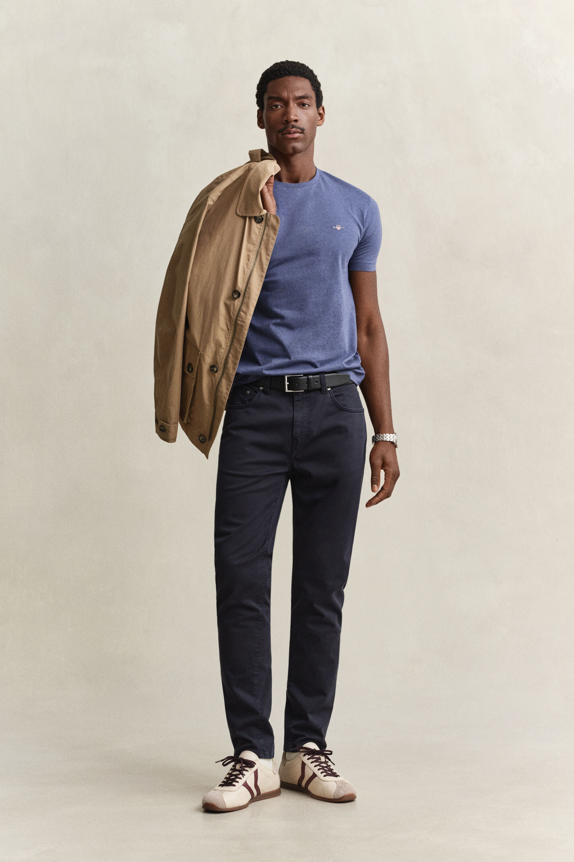 Slim fit ‑mitoitetut Desert-farkut