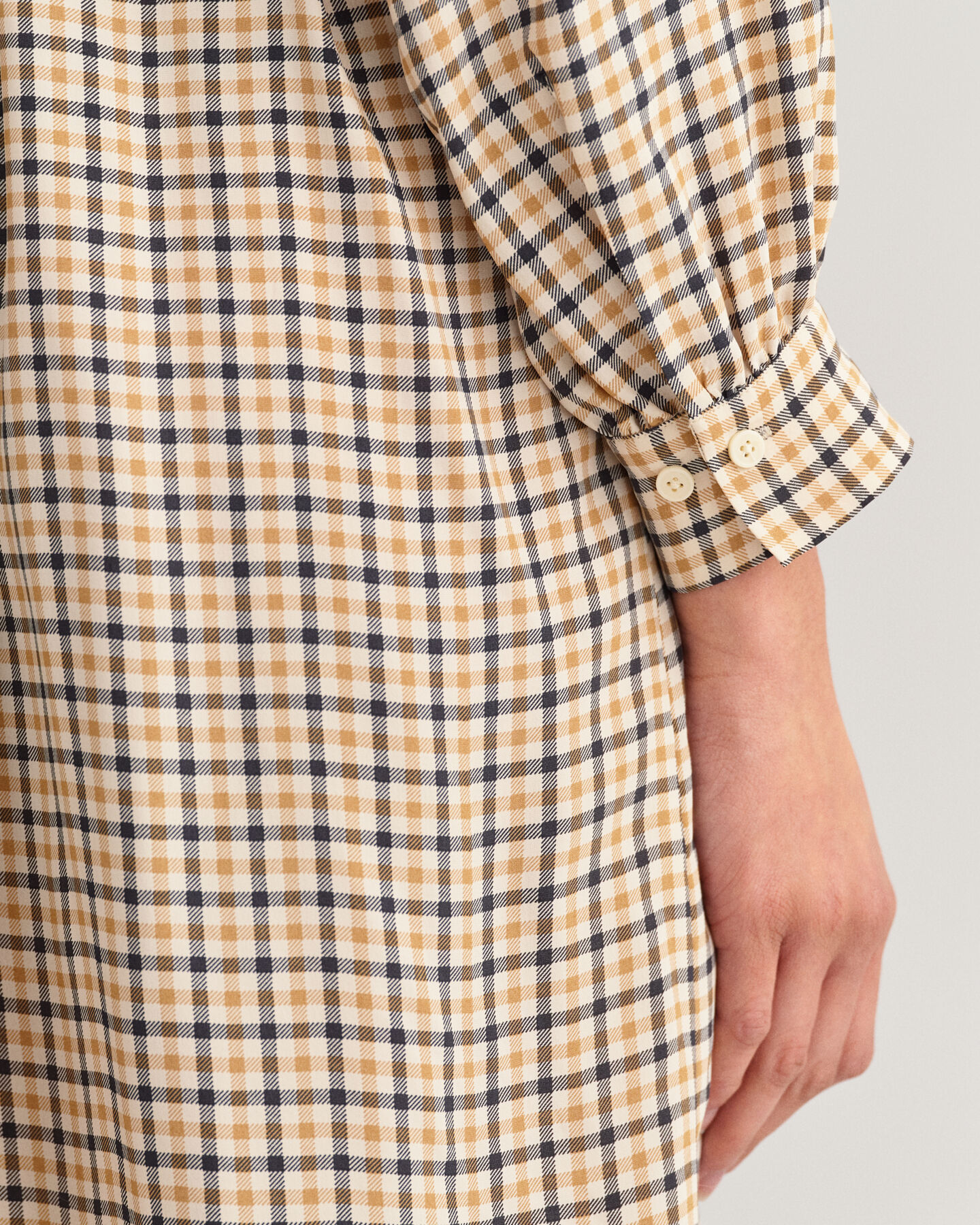 Ruudullinen paitamekko pystykauluksella