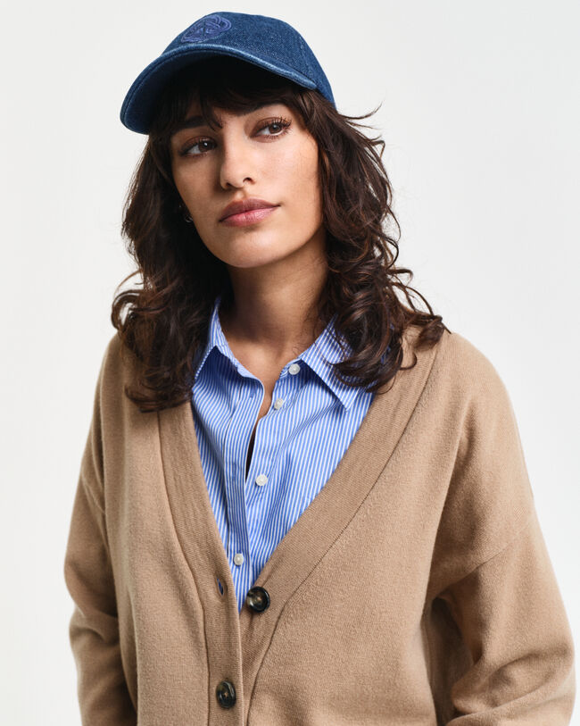 Neuletakki eritt&auml;in hienoa lampaanvillaa