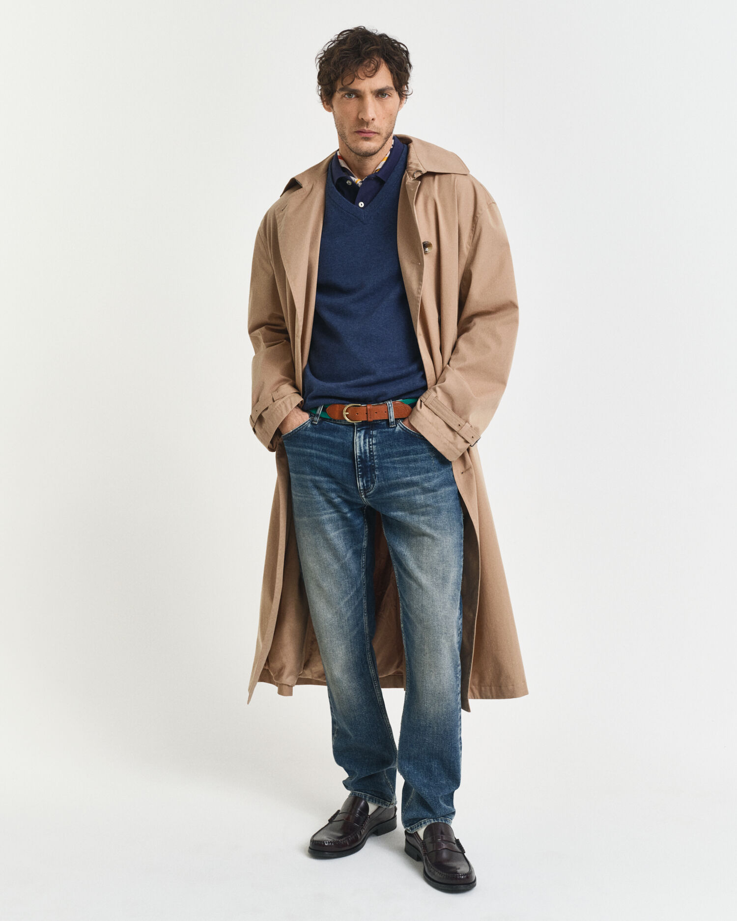 Klassinen puuvillaneulepusero, v-pääntie