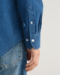 Regular fit ‑mitoitettu indigonsininen pilkukas jacquard-paita