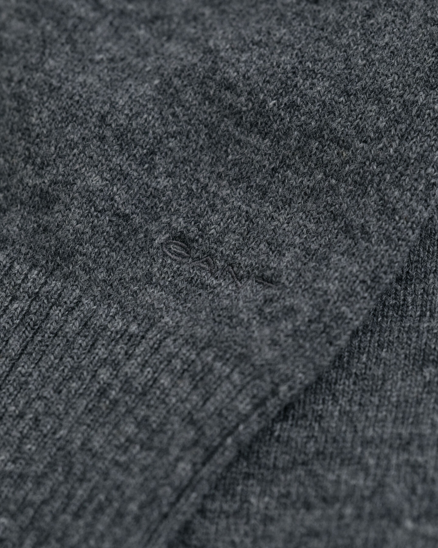 Karitsanvillainen pooloneulepusero