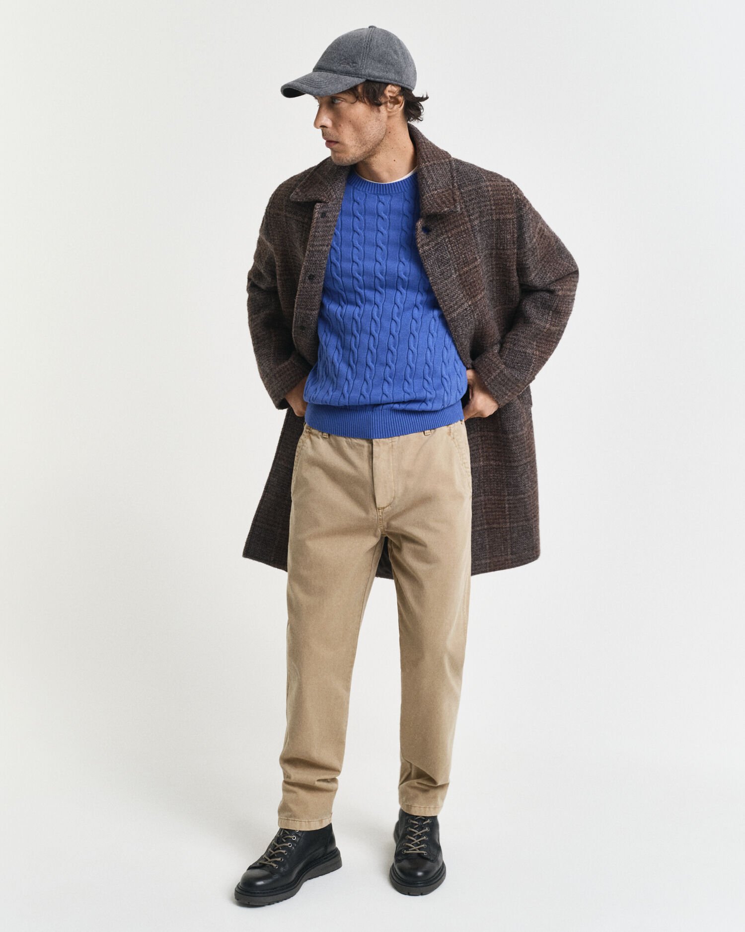 Puuvillainen palmikkoneulepusero, pyöreä pääntie