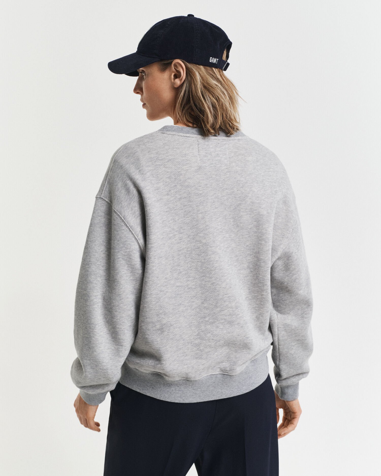 Graphic-collegepaita, pyöreä pääntie